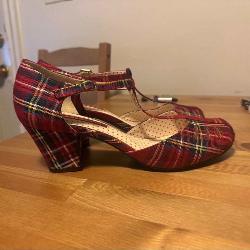 B.A.I.T. Plaid T-Strap Women Shoes